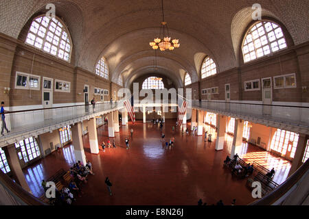 Le grand hall d'Ellis Island National Monument New York Harbor Banque D'Images