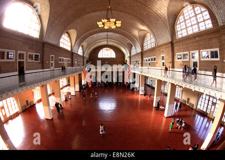 Le grand hall d'Ellis Island National Monument New York Harbor Banque D'Images