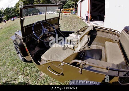 La Seconde Guerre mondiale Vintage jeep de l'Armée Banque D'Images