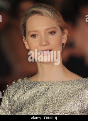 London, UK, UK. Oct 11, 2014. MIA WASIKOWSKA assiste à la 'Madame Bovary' premiere lors de la 58e BFI London Film Festival at Odeon West End. © Ferdaus Shamim/ZUMA/Alamy Fil Live News Banque D'Images