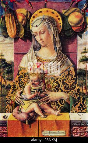 Carlo Crivelli. Mentionnée dès 1457, est mort 1495. Vierge à l'enfant. Sep 30, 2010. 1480-s. Metropolitan Museum of Art de New York. Reproduction de carte postale, URSS, vers 1983 © Igor Golovniov/ZUMA/ZUMAPRESS.com/Alamy fil Live News Banque D'Images