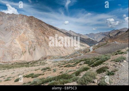 Boucle Ghata, paysage sur la route Manali Leh Banque D'Images