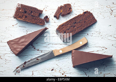 Vue de dessus de morceaux de gâteau Sacher Banque D'Images