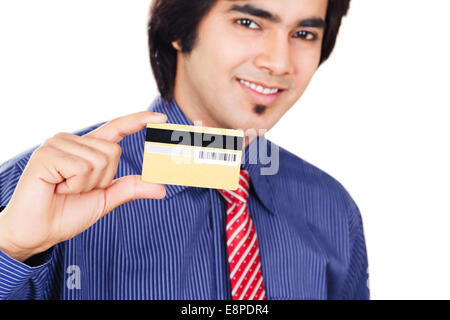 Homme d'affaires indien avec carte de crédit Banque D'Images