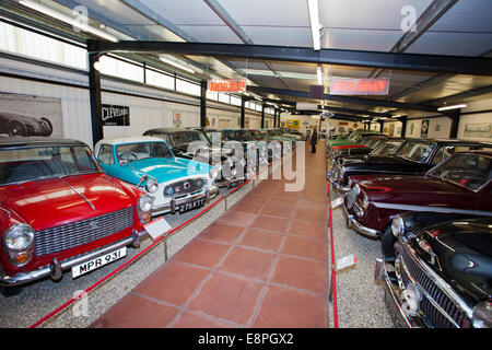 "Memory Lane" - une collection de 1950 & 1960 voitures classiques dans le Haynes International Motor Museum Sparkford Somerset UK Banque D'Images