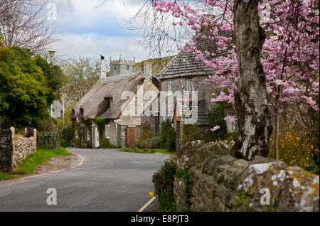 Dans la rue du château de Corfe, Dorset, Angleterre Banque D'Images