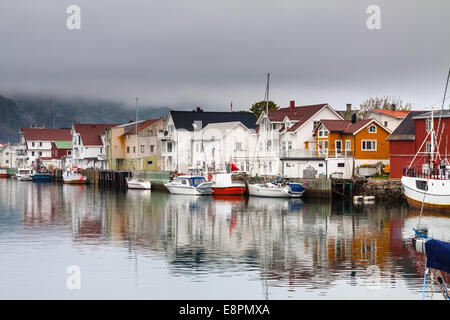 Village de pêcheurs de Henningsvaer îles Lofoten, Norvège Banque D'Images