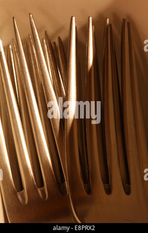 Des couverts dans un tiroir de cuisine Banque D'Images