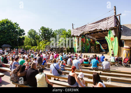 Madagascar live show à Chessington World of Adventures, Surrey, Royaume-Uni. Banque D'Images