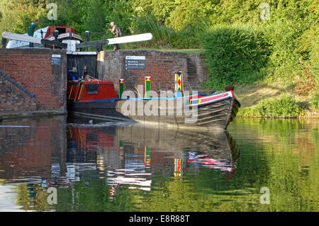 Grand classique à serrures Stourbridge, Stourbridge Canal, West Midlands, Royaume-Uni Banque D'Images