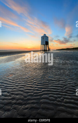 Coucher du soleil à Burnham-on-sea Lighthouse Banque D'Images