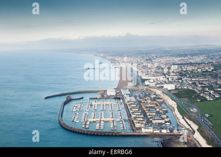 Photographies aériennes / Images de Brighton et Hove, Sussex, Angleterre. Anglais populaire station balnéaire sur la mer du sud, coût & piers Banque D'Images