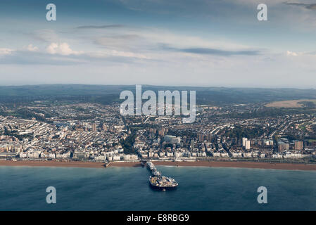 Photographies aériennes / Images de Brighton et Hove, Sussex, Angleterre. Anglais populaire station balnéaire sur la mer du sud, coût & piers Banque D'Images