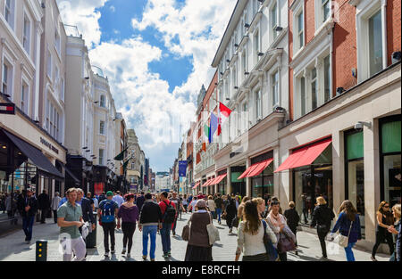 Boutiques sur Grafton Street dans le centre-ville, la ville de Dublin, République d'Irlande Banque D'Images