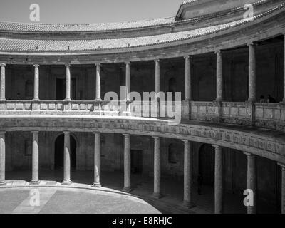 Palais de Charles V patio en noir et blanc Banque D'Images