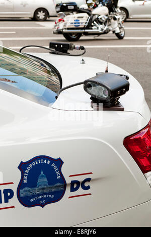 Reconnaissance automatique des plaques d'appareil photo sur l'arrière de voiture de police - Washington, DC USA Banque D'Images