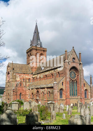 La Cathédrale Saint Magnus, célèbre pour son utilisation de pierres de couleurs différentes. Kirkwall, Orkney Islands, en Écosse. Banque D'Images