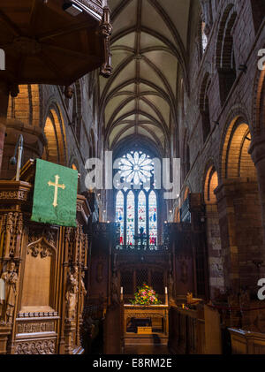 La Cathédrale Saint Magnus, célèbre pour son utilisation de pierres de couleurs différentes. Kirkwall, Orkney Islands, en Écosse. Banque D'Images