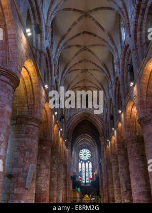 La Cathédrale Saint Magnus, célèbre pour son utilisation de pierres de couleurs différentes. Kirkwall, Orkney Islands, en Écosse. Banque D'Images