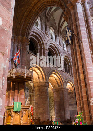 La Cathédrale Saint Magnus, célèbre pour son utilisation de pierres de couleurs différentes. Kirkwall, Orkney Islands, en Écosse. Banque D'Images