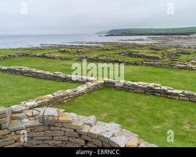 Brough de Birsay avec les ruines d'un établissement Viking et Picte, îles du nord historique, îles Orcades, en Écosse. Banque D'Images