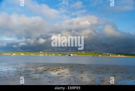 Pierowall, le principal village de Westray, une petite île de l'archipel des Orcades, îles Orcades, en Écosse. Banque D'Images