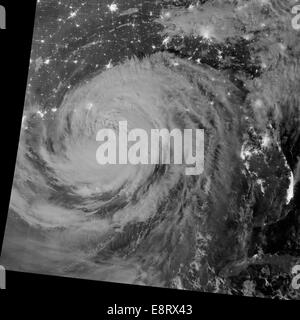 L'ouragan Isaac Isaac NASA Goddard nuit de tempête par satellite Banque D'Images