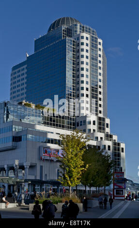 La Place du Canada, Centre des congrès, et l'hôtel Pan Pacific de bâtiments sur le bord de mer en centre-ville de Vancouver. Banque D'Images