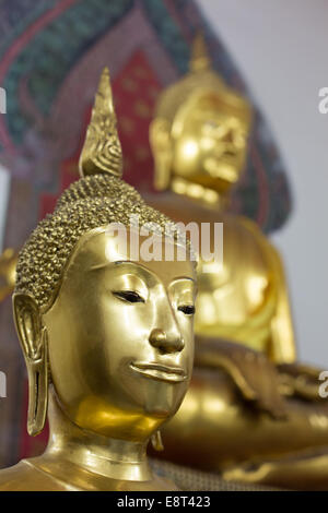 Portrait de Bouddha de la période Ayutthaya moyen sur l'affichage à Wat Pho à Bangkok, Thaïlande. Banque D'Images