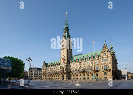 Rathausmarkt place de l'hôtel de ville et Hôtel de ville de Hambourg, Hambourg, Allemagne Banque D'Images