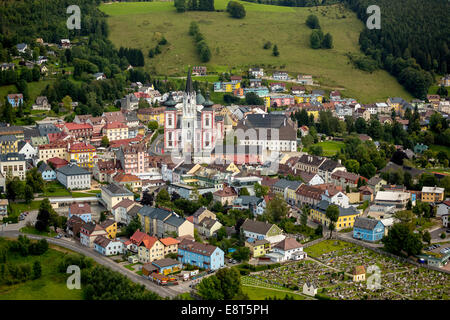 Vue aérienne de l'église de pèlerinage, la Basilique de Mariazell, Mariazell, Styrie, Autriche Banque D'Images