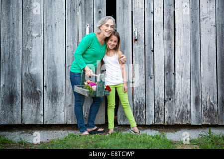 Portrait of senior smiling on farm Banque D'Images