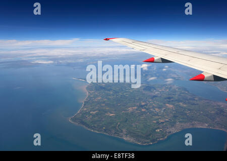 Vue depuis la fenêtre de l'avion de l'île de Wight et le Solent, Hampshire, England, UK Banque D'Images