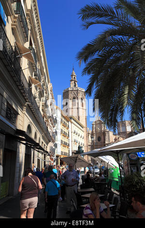 La place de la reine avec le El Miguelete Bell Tower, la cathédrale Santa Maria, la ville de Valence, en Espagne, en Europe. Banque D'Images