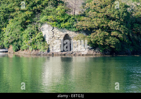 Ancien four à chaux à Batson sur l'estuaire à Salcombe Devon Banque D'Images