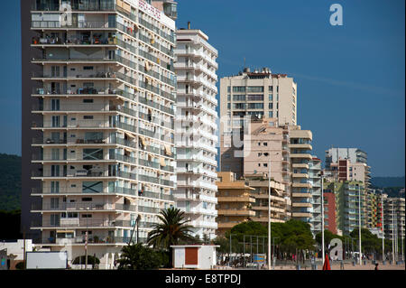 Espagne Catalogne. Platja d'Aro sur la Costa Brava côte. Septembre 2014 construit à partir de la station de vacances sur la Costa Brava Banque D'Images