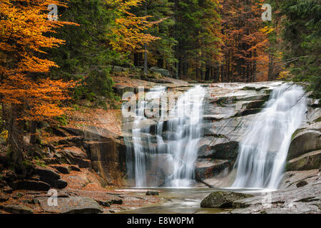 Mumlava Rivière et cascades, Giant mountain, North Bohemia, République Tchèque Banque D'Images