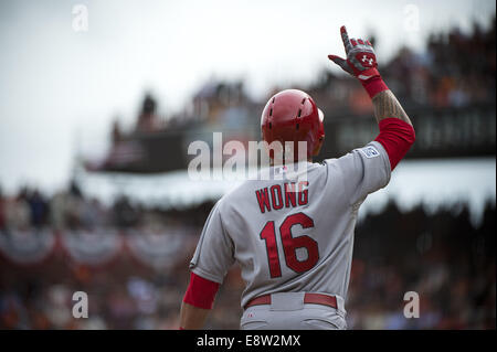 San Francisco, CA, USA. 14 octobre, 2014. Cardinals de Saint-Louis Le deuxième but Kolten Wong (16 hits) une double exécution deux dans la quatrième manche du Match 3 de la série de championnat de la Ligue nationale à AT&T Park le Mardi, Octobre 14, 2014 à San Francisco. Californie (crédit Image : © Jose Luis Villegas/Sacramento Bee/Zuma sur le fil) Banque D'Images