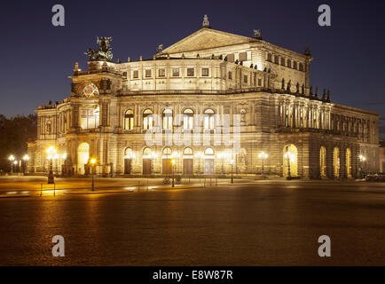 L'Opéra Semper, Dresde, Saxe, Allemagne Banque D'Images