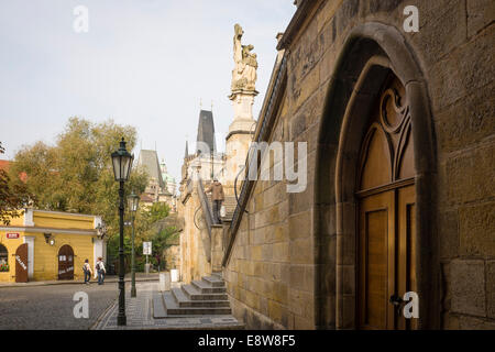 Parha, Mala Strana, Kampa, une barrière en bois inder pont Charles Banque D'Images