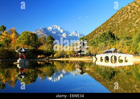 Lijiang Black Dragon Pool Park Banque D'Images