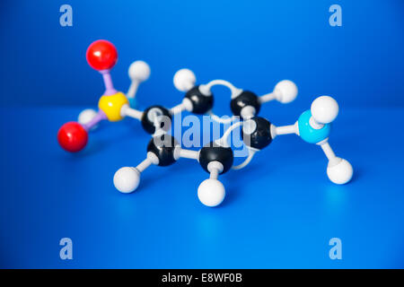 Le modèle moléculaire sur compteur bleu Banque D'Images