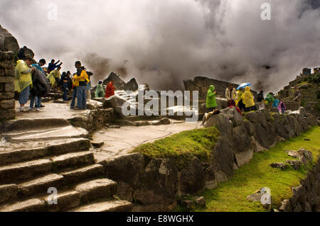 L'intérieur du complexe archéologique de Machu Picchu. Machu Picchu est une ville située dans la cordillère des Andes, au Pérou moderne. Il Banque D'Images