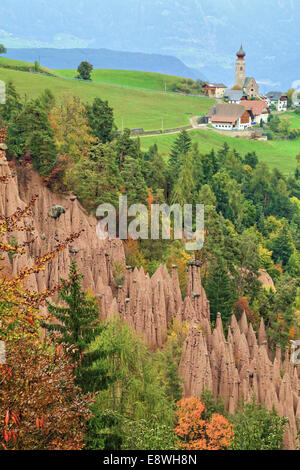 Terre Rittner pyramides près de Bozen/Bolzano, Italie Banque D'Images