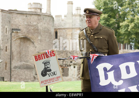 Une reconstitution de la première guerre mondiale à la Tour de Londres Banque D'Images