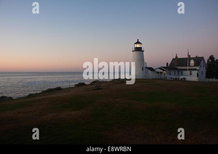 Pemaquid Point Light, Maine, au lever du soleil Banque D'Images
