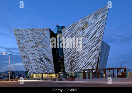 Extérieur de l'édifice abritant un musée Titanic à BelfastAEs patrimoine maritime, de Belfast. L'Irlande du Nord Banque D'Images