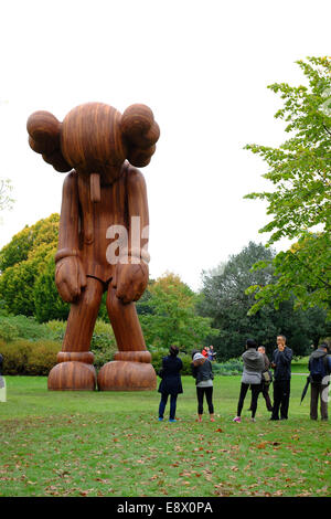 Londres, Royaume-Uni. 15 octobre, 2014. Londres 2014 frise. Petit mensonge , Kaws Crédit : Rachel/Megawhat Alamy Live News Banque D'Images