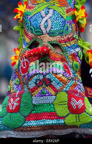 Dans la mummers Kukeri Kukeri masquerade festival en janvier dans la région de Pernik, Bulgarie Banque D'Images