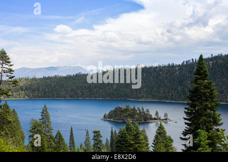 Lake Tahoe - vue de l'Emerald Bay un jour d'été. Banque D'Images